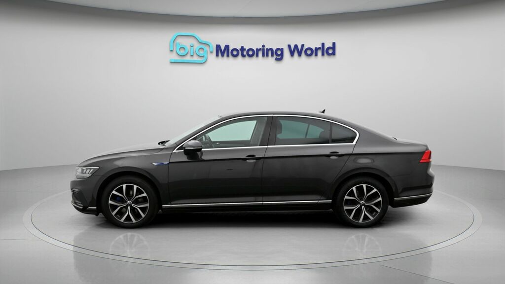 Volkswagen Passat Gte Grey #4