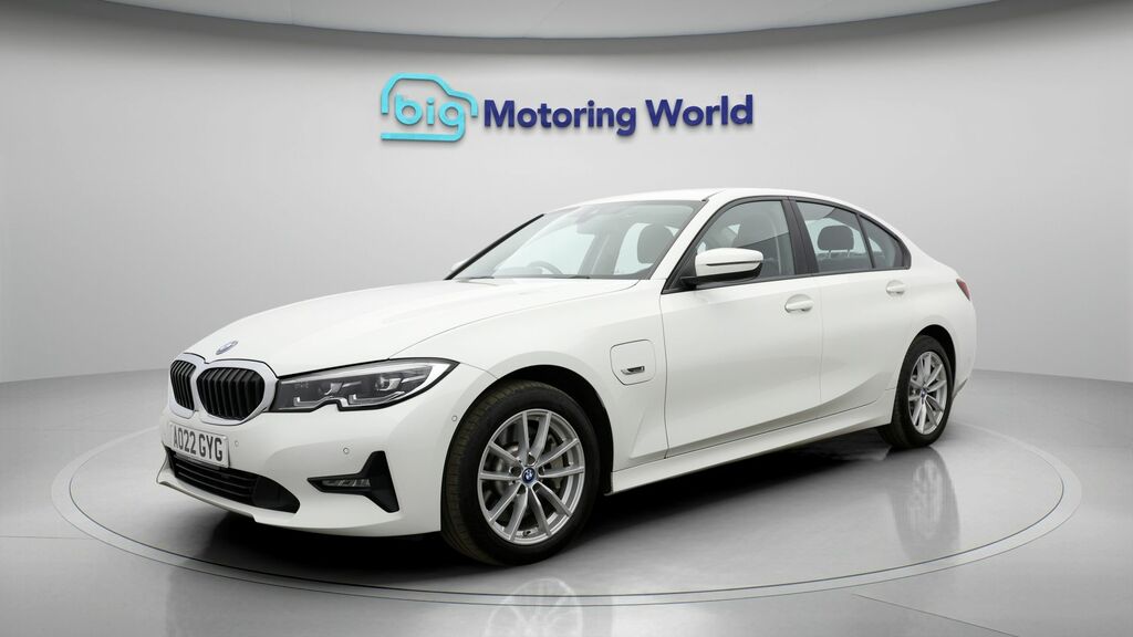 BMW 3 Series Se Pro AO22GYG White #3