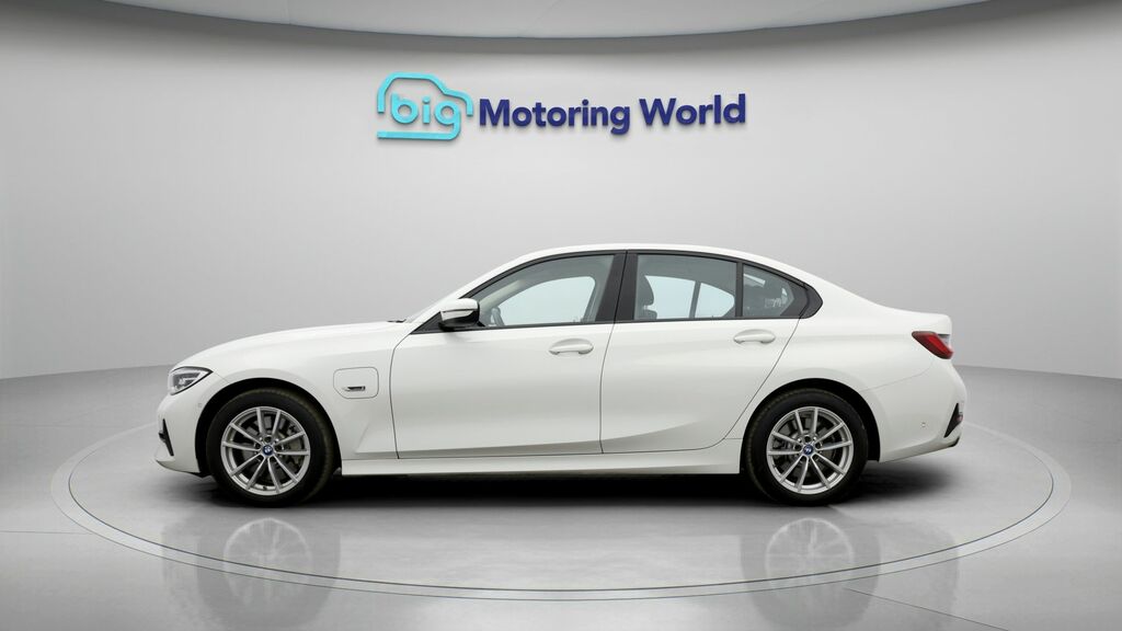 BMW 3 Series Se Pro AO22GYG White #4
