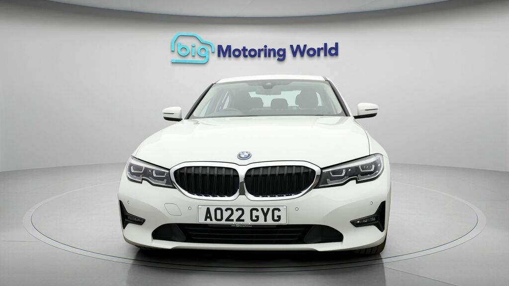BMW 3 Series Se Pro AO22GYG White #2