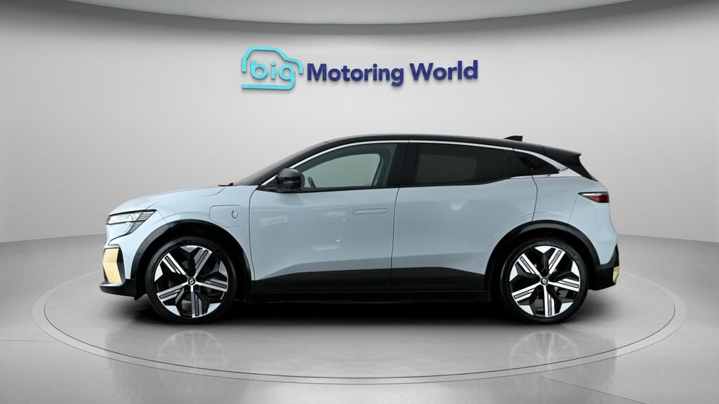 Renault Megane E-Tech Iconic Black #4