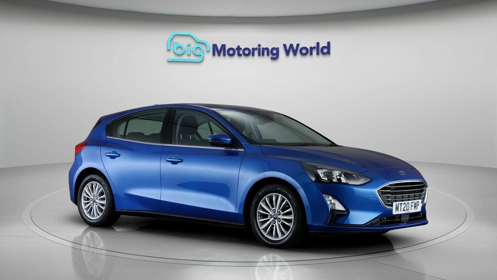 Ford Focus Titanium Blue