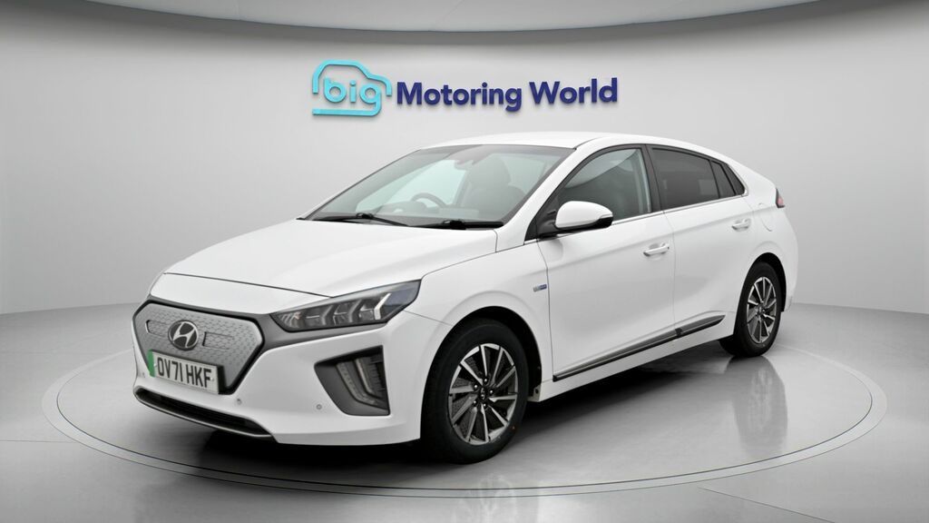 Hyundai Ioniq Premium Se White #3