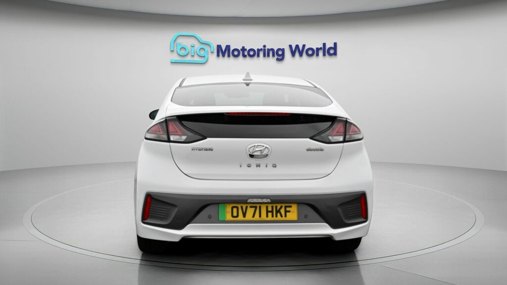 Hyundai Ioniq Premium Se White #6