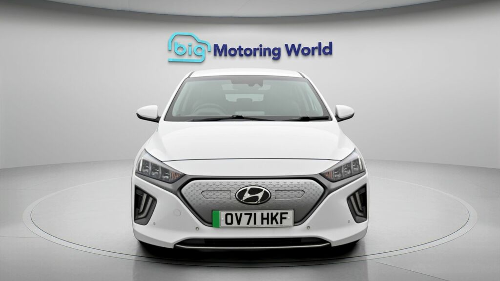 Hyundai Ioniq Premium Se White #2