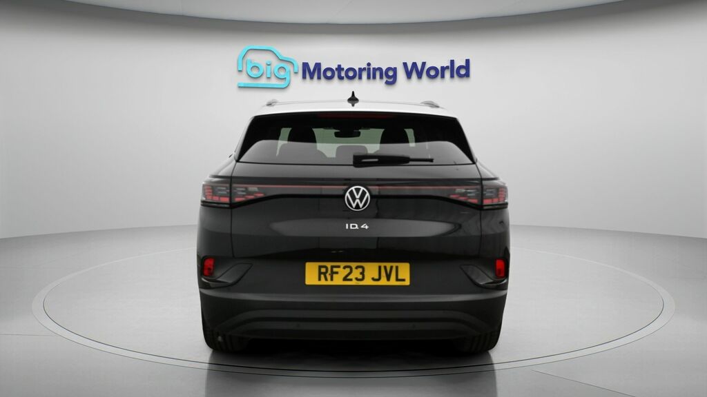Volkswagen ID.4 Family Black #6
