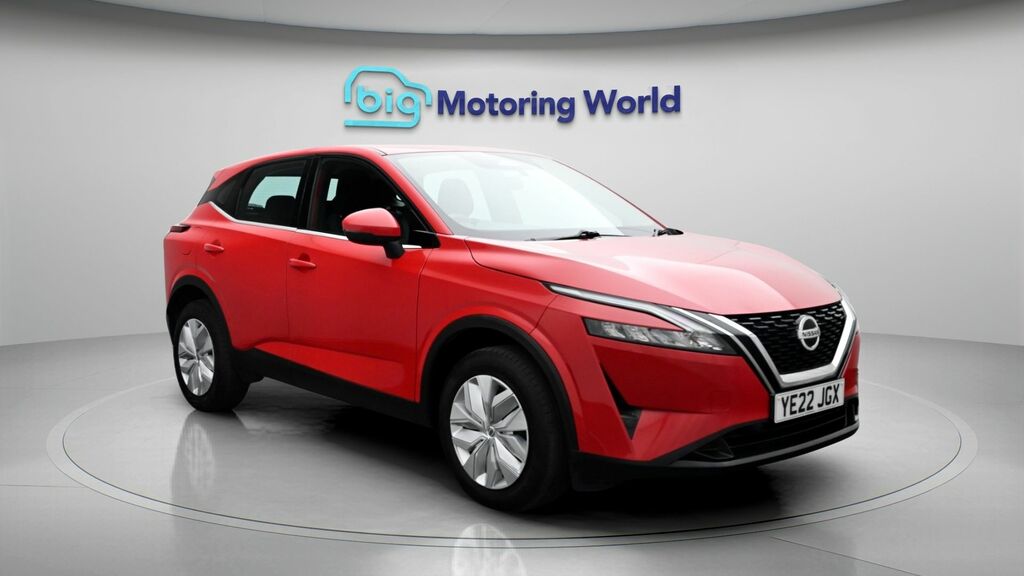 Nissan Qashqai Visia Red