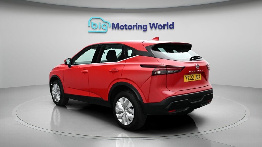 Nissan Qashqai Visia Red #5