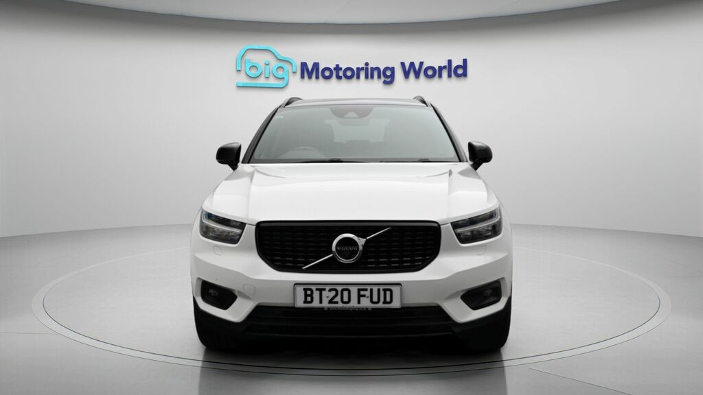 Volvo XC40 R-design BT20FUD White #2