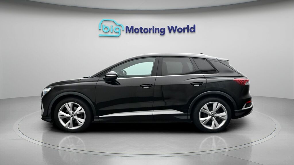 Audi Q4 E Tron S Line Black #4