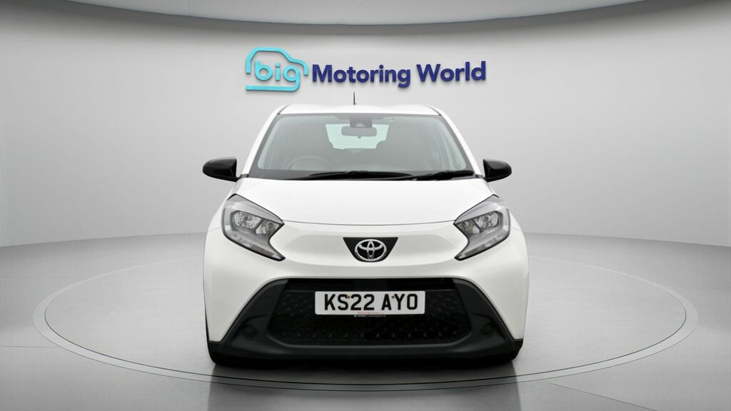 Toyota Aygo X Pure White #2