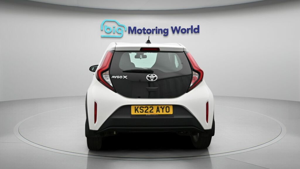 Toyota Aygo X Pure White #6