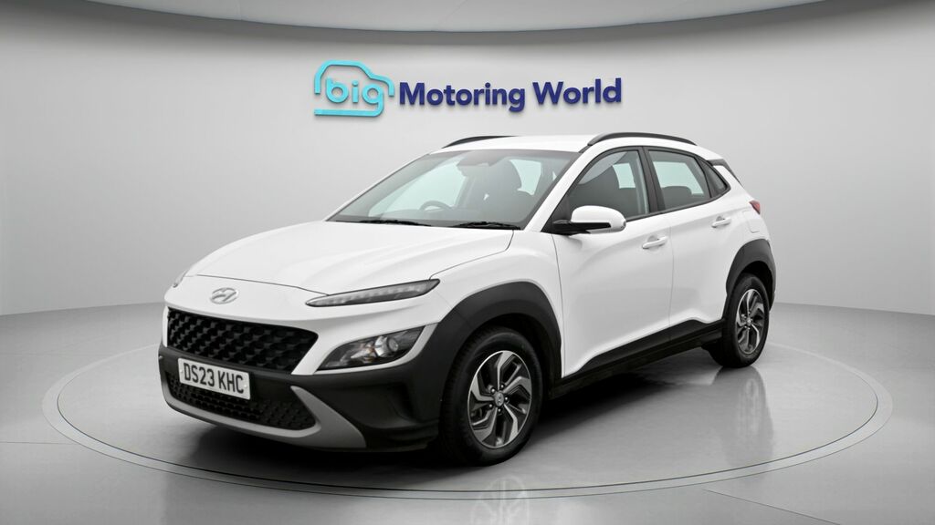 Hyundai Kona Se Connect DS23KHC White #3