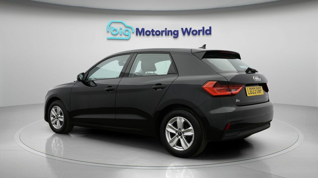 Audi A1 Technik Black #5