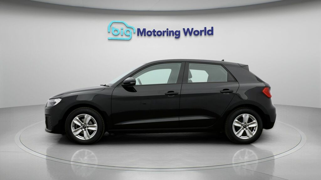 Audi A1 Technik Black #4