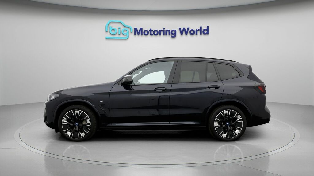 BMW iX3 M Sport Pro Black #4