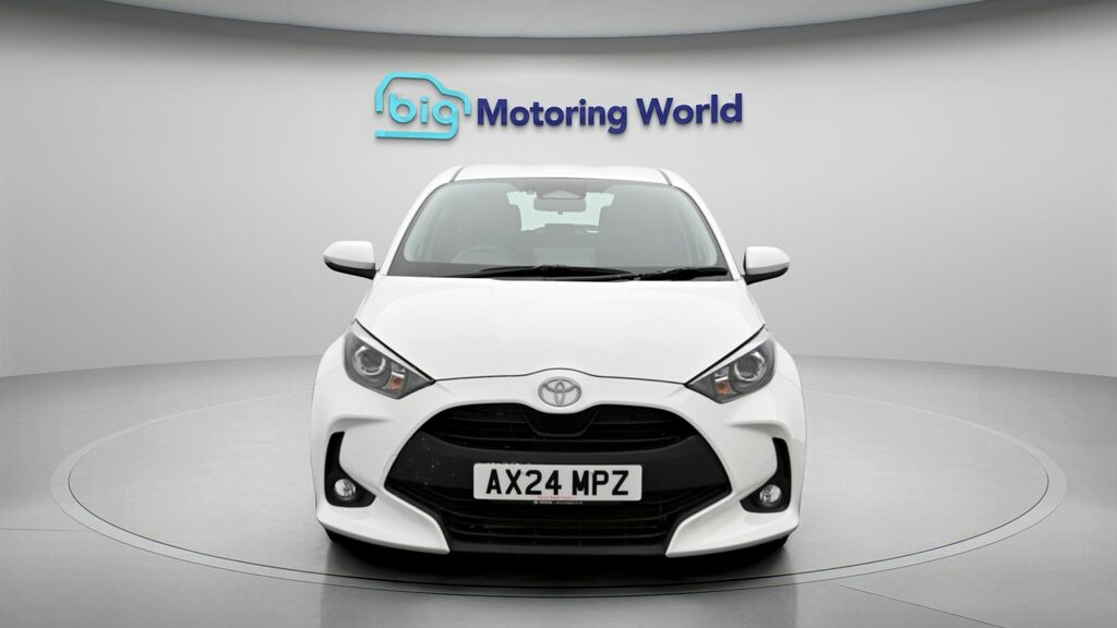 Toyota Yaris Icon White #2