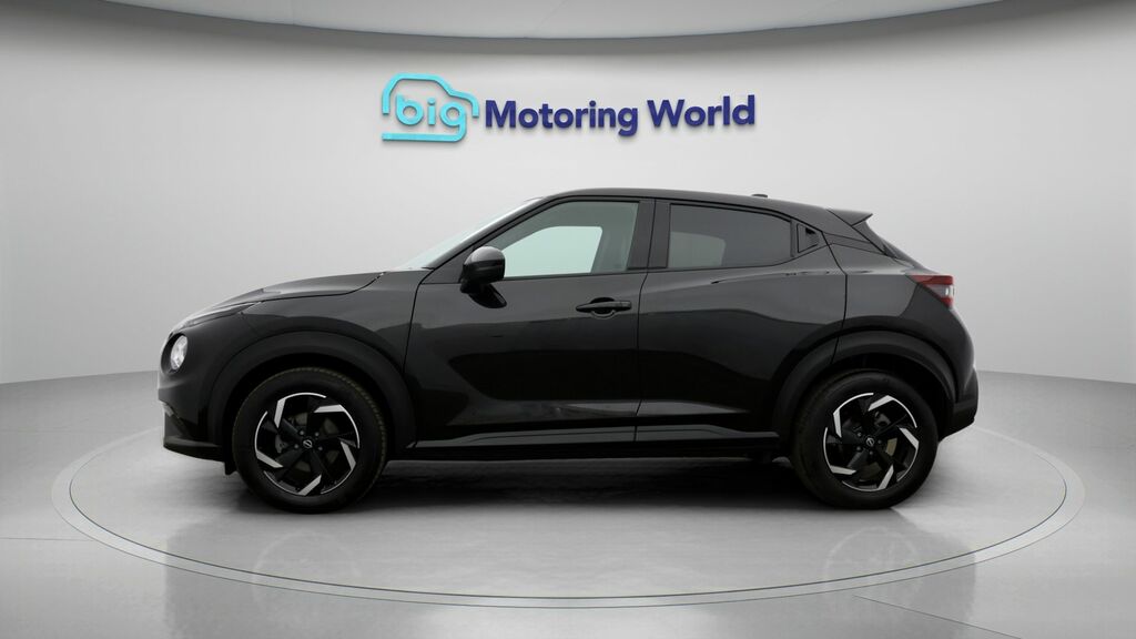 Nissan Juke N-connecta Black #4