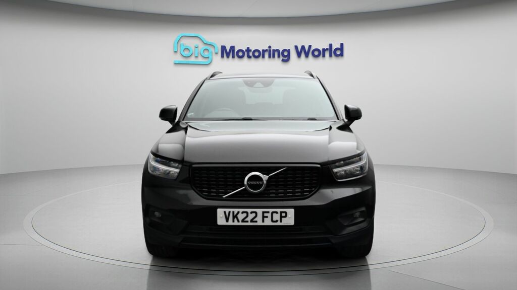 Volvo XC40 Ultimate Dark VK22FCP Black #2