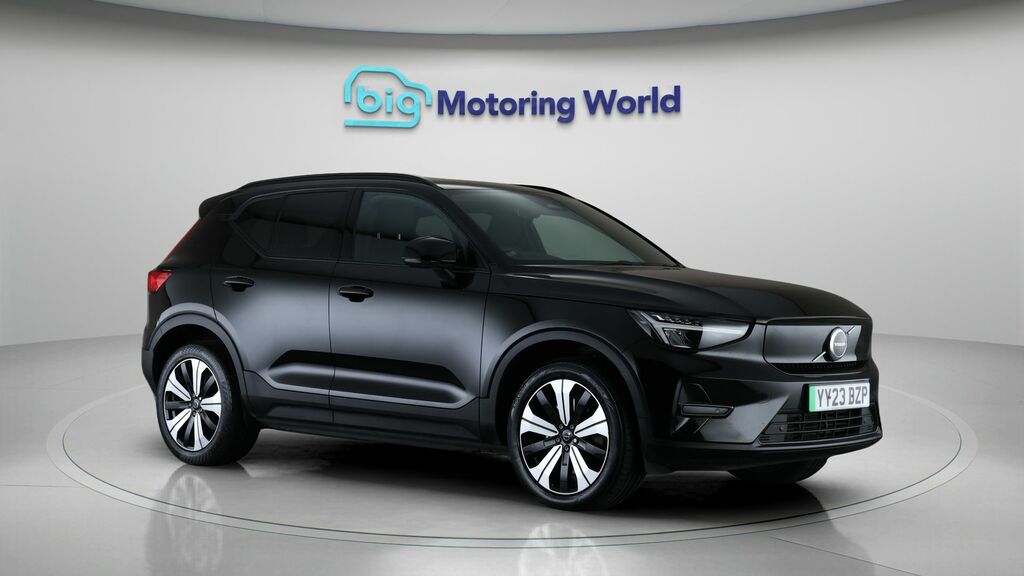 Volvo XC40 Core Black
