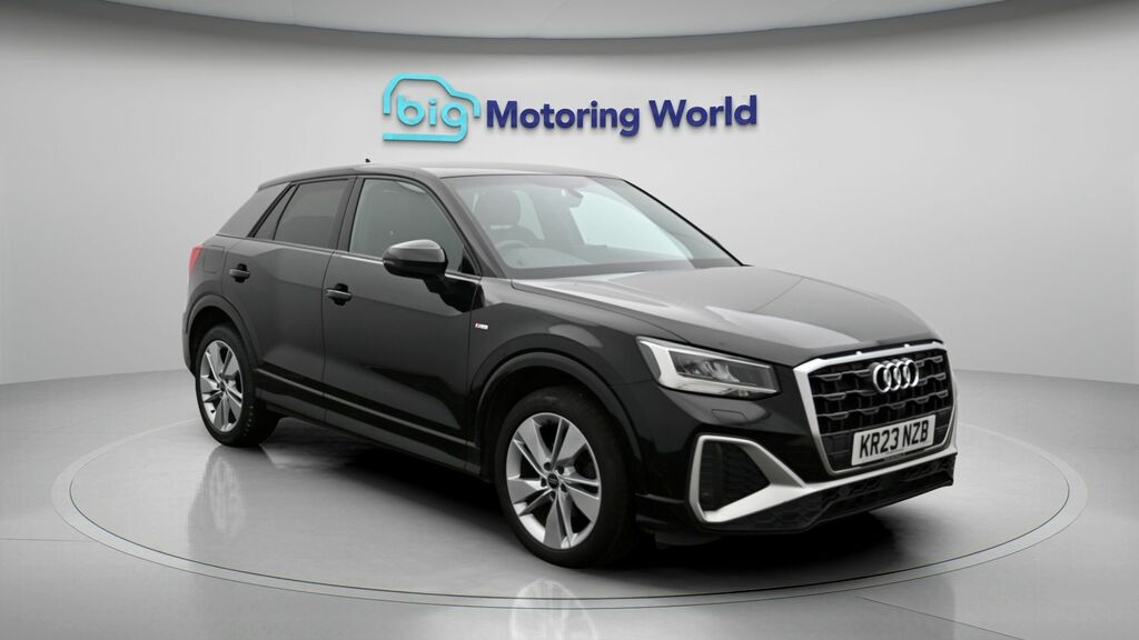 Audi Q2 S Line Black