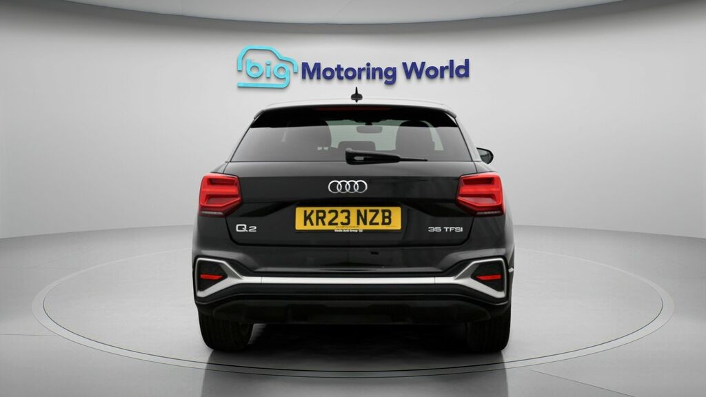 Audi Q2 S Line Black #6