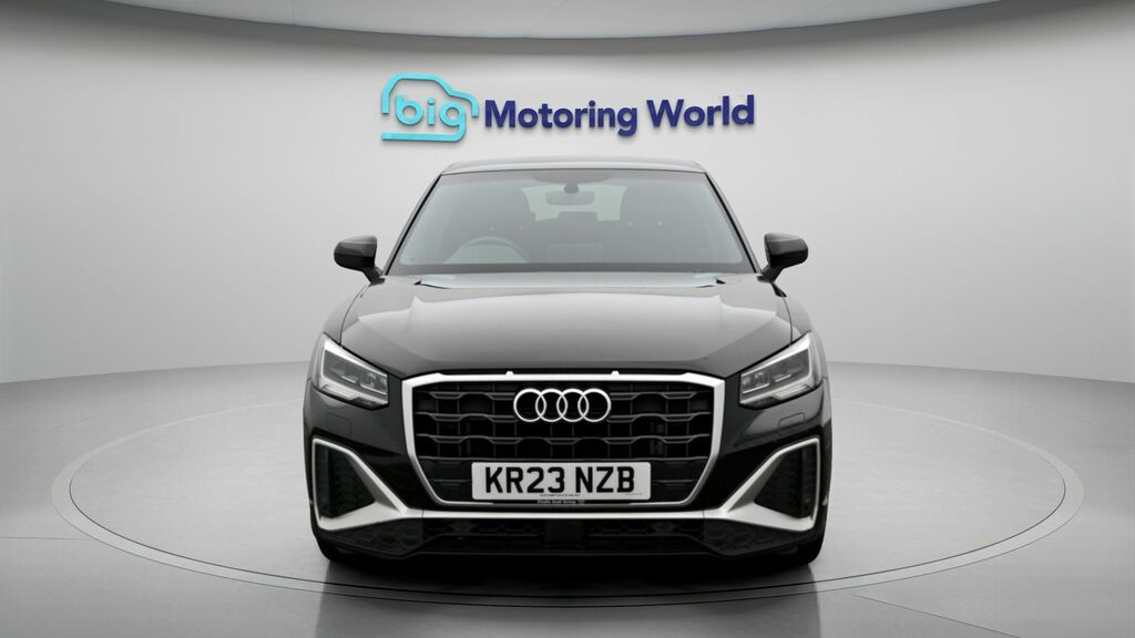 Audi Q2 S Line Black #2