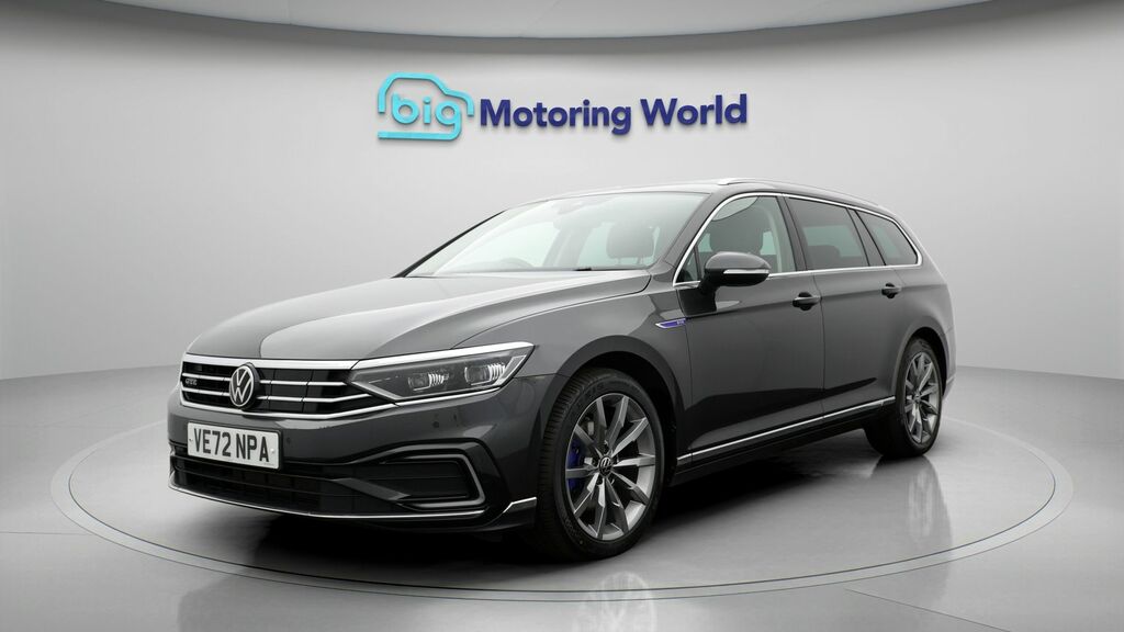 Volkswagen Passat Gte Advance Grey #3