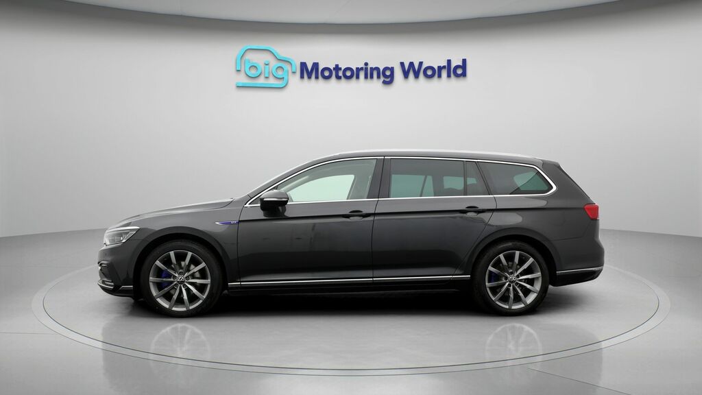 Volkswagen Passat Gte Advance Grey #4