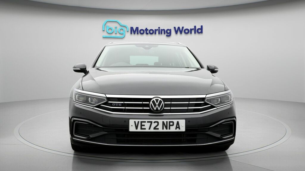 Volkswagen Passat Gte Advance Grey #2