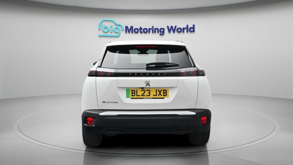 Peugeot e-2008 Allure Premium BL23JXB White #6