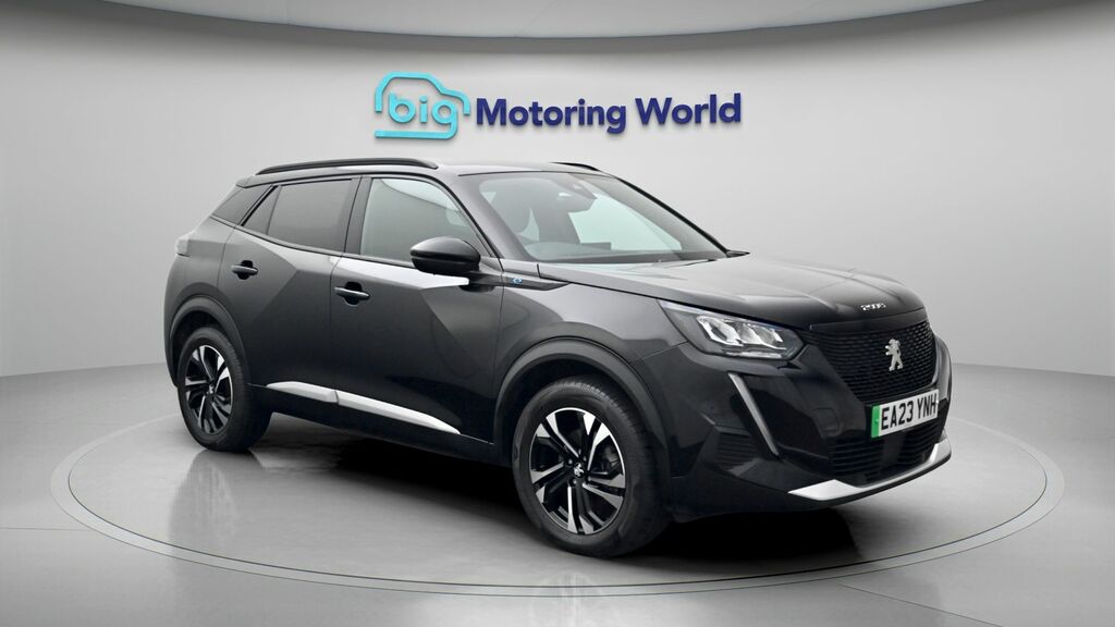 Peugeot e-2008 Allure Premium Black