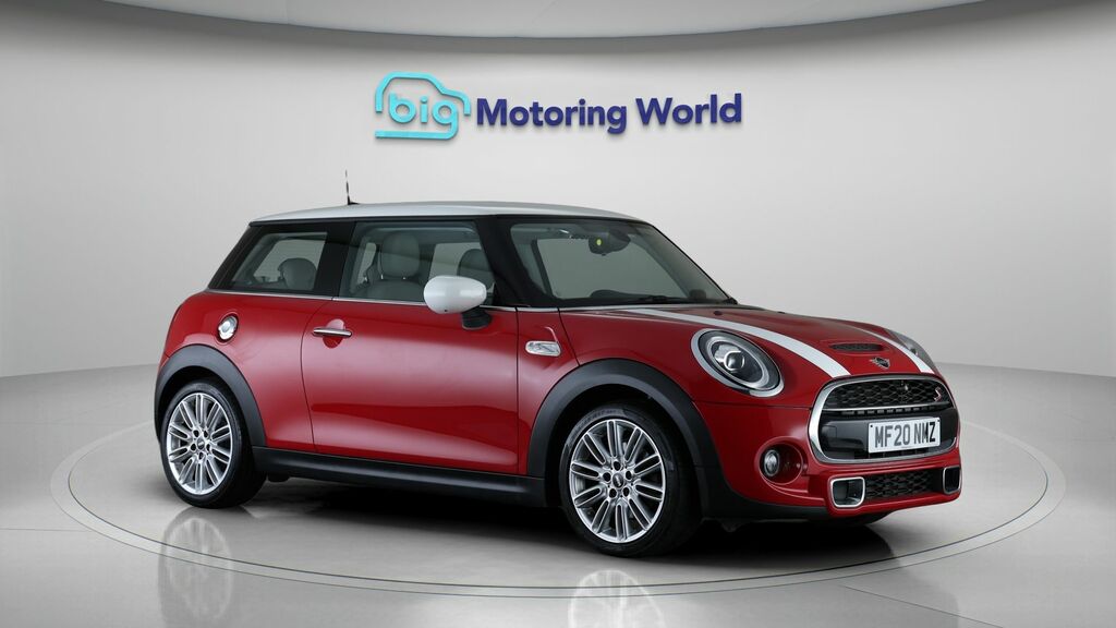 Mini Hatch Cooper S Exclusive MF20NMZ Red