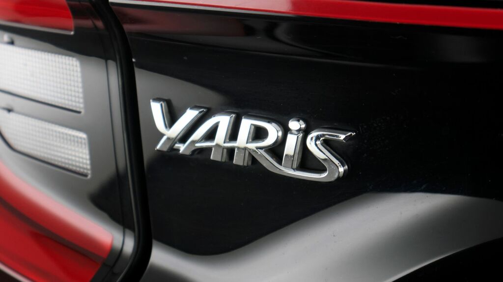 Toyota Yaris Design Silver #21