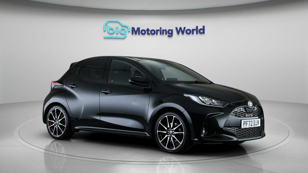 Toyota Yaris Gr Sport Black