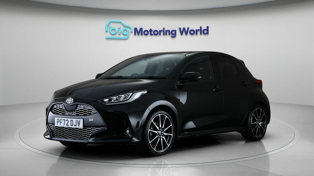Toyota Yaris Gr Sport Black #3