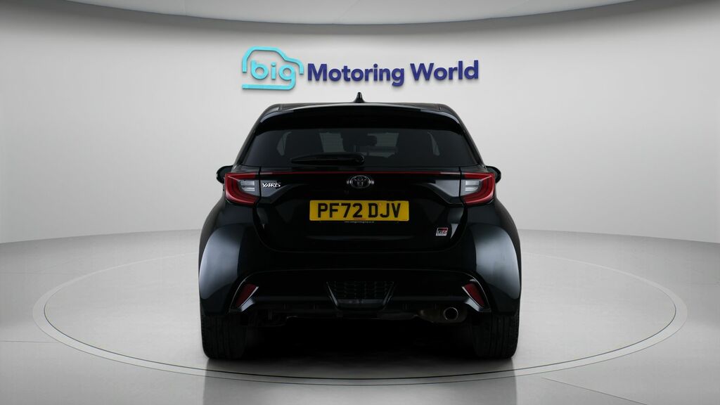 Toyota Yaris Gr Sport Black #6