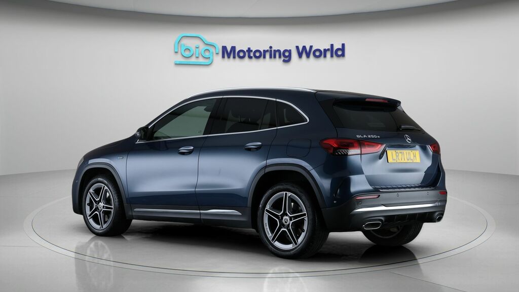 Mercedes-Benz GLA Class Exclusive Edition Blue #5