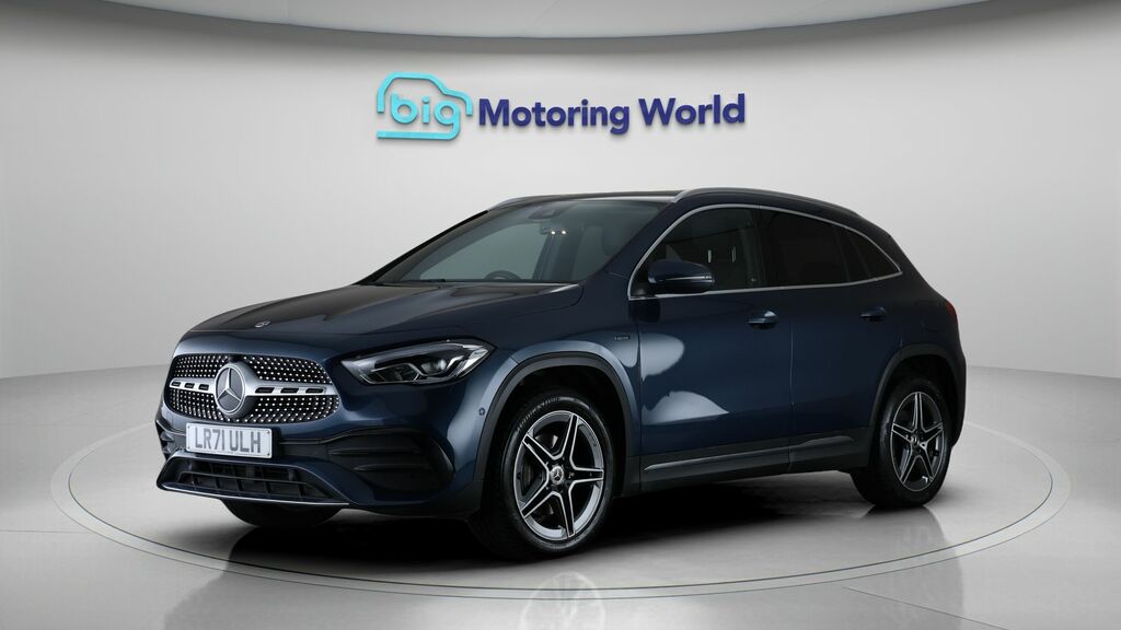 Mercedes-Benz GLA Class Exclusive Edition Blue #3