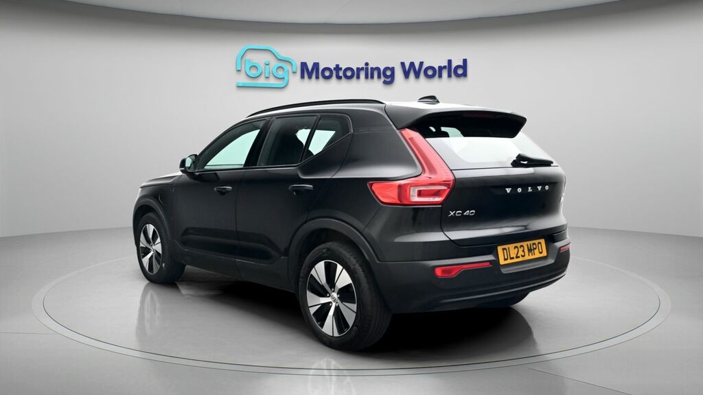 Volvo XC40 Plus Black #5
