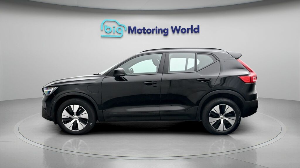 Volvo XC40 Plus Black #4