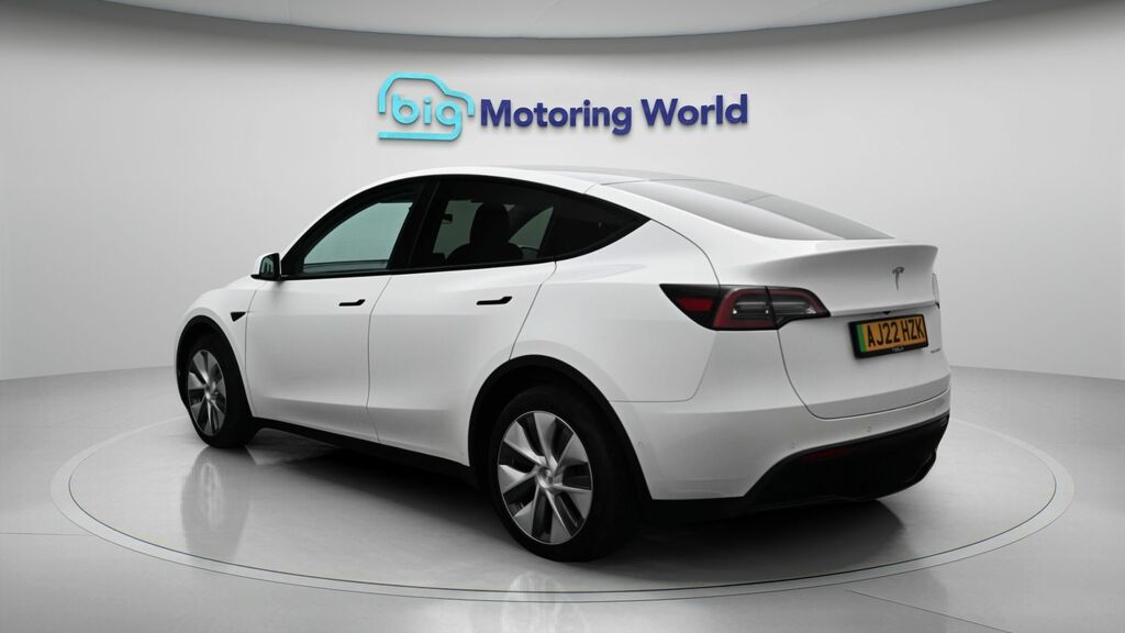 Tesla Model Y Long Range AJ22HZK White #5