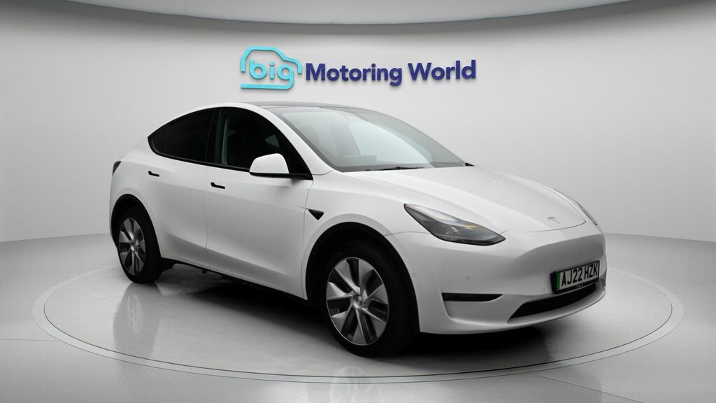 Tesla Model Y Long Range AJ22HZK White