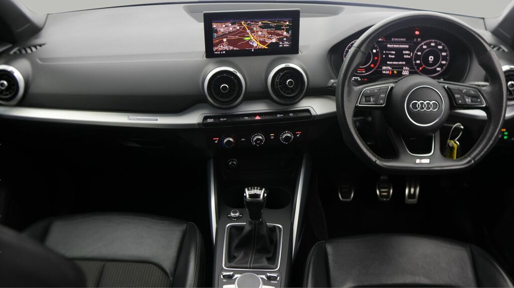 Audi Q2 Sport White #12