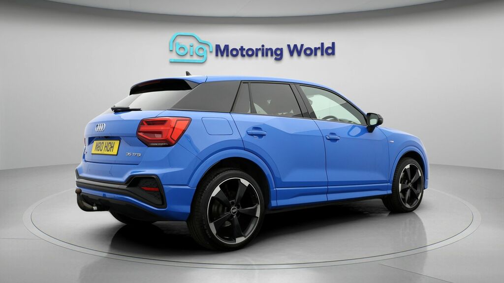 Audi Q2 Sport White #7