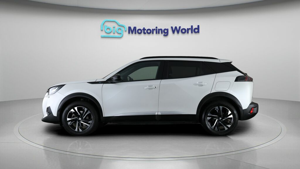 Peugeot e-2008 Allure Premium White #4