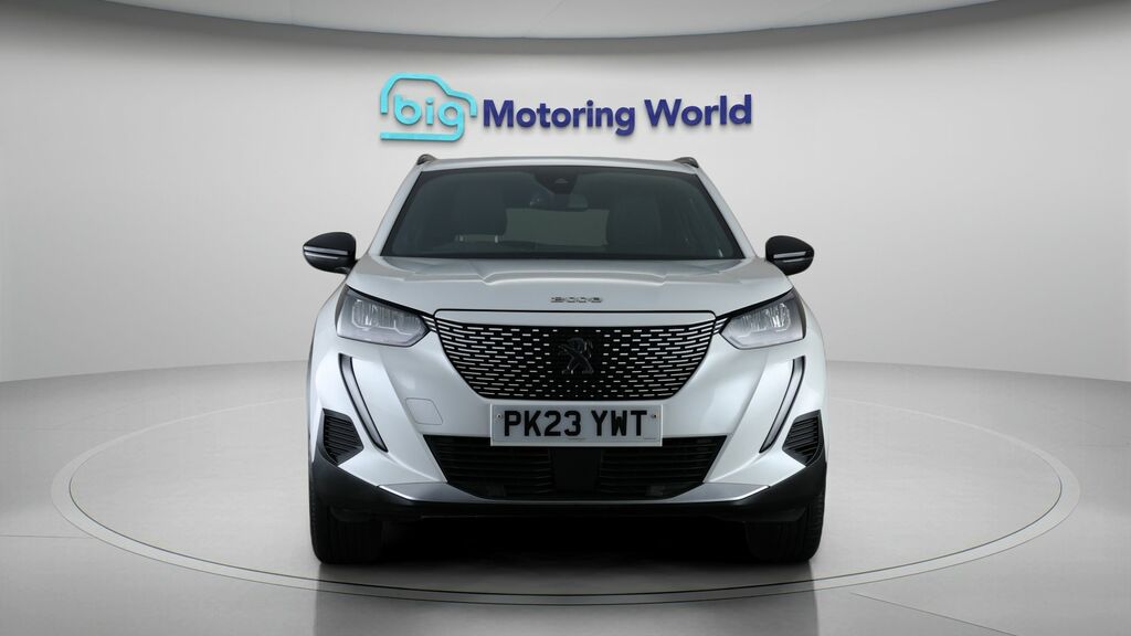 Peugeot e-2008 Allure Premium White #2
