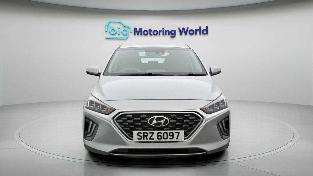 Hyundai Ioniq Premium Silver #2