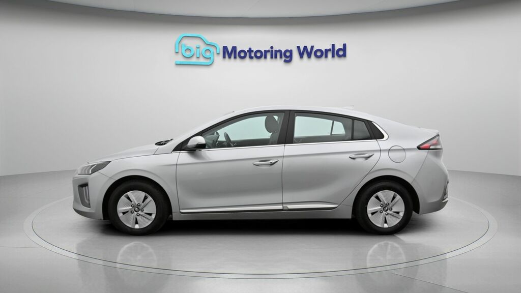 Hyundai Ioniq Premium Silver #4