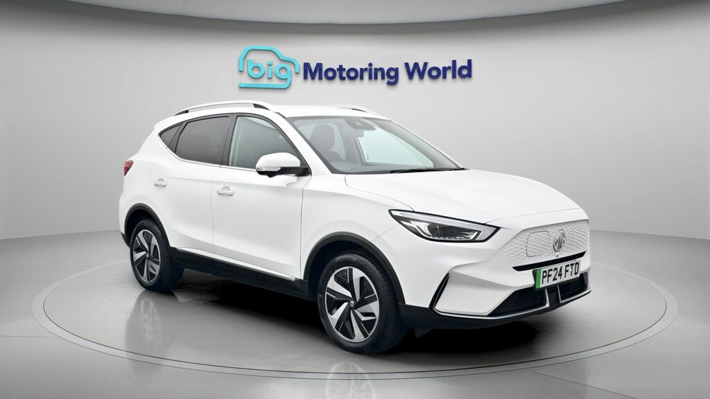MG ZS Trophy Connect Long Range White